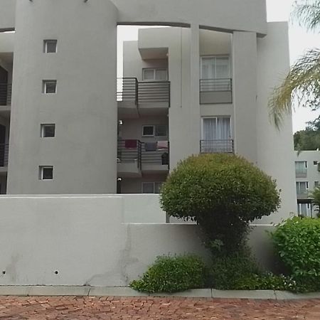 The Apartment On Katherine Street In Central Sandton 约翰内斯堡 外观 照片